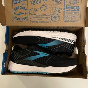 Brooks Ariel ‘20 -never worn